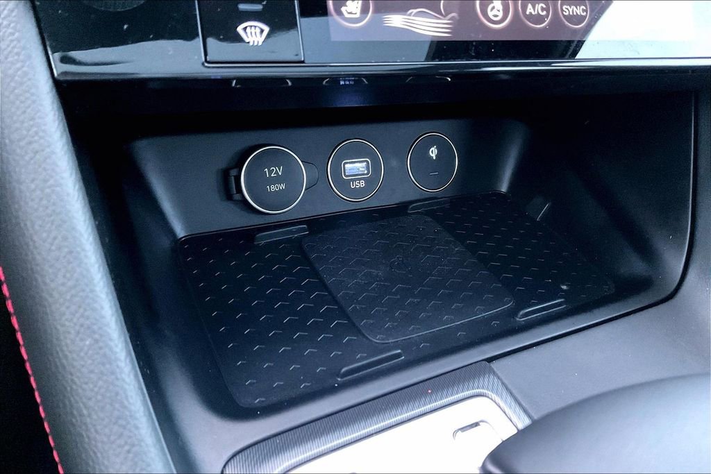 Used 2025 Genesis G70 2.5T w/ Sport Prestige Package image 16