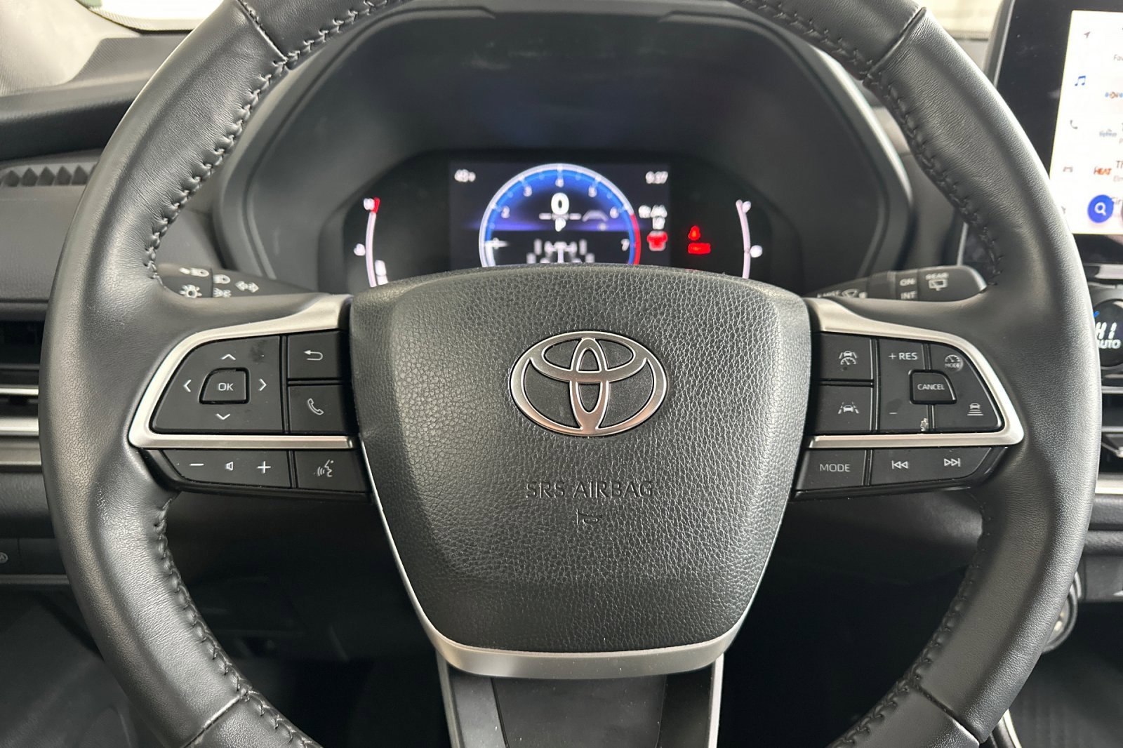 Used 2025 Toyota Grand Highlander AWD image 24