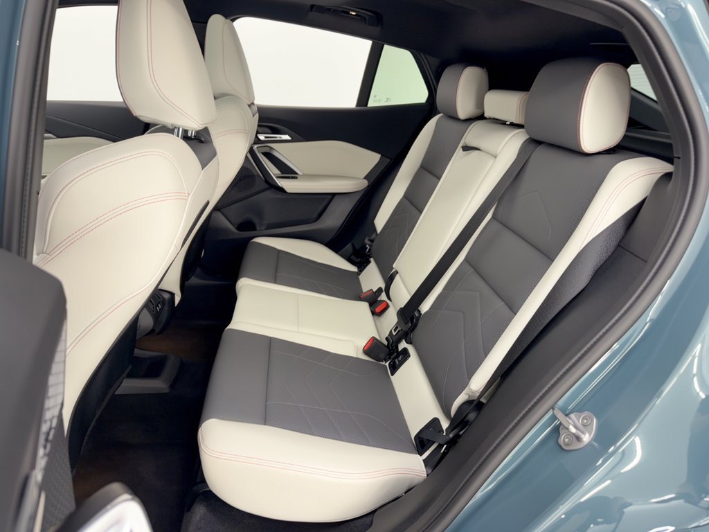 Certified 2025 BMW X2 xDrive28i w/ Premium Package AWD/4WD image 24