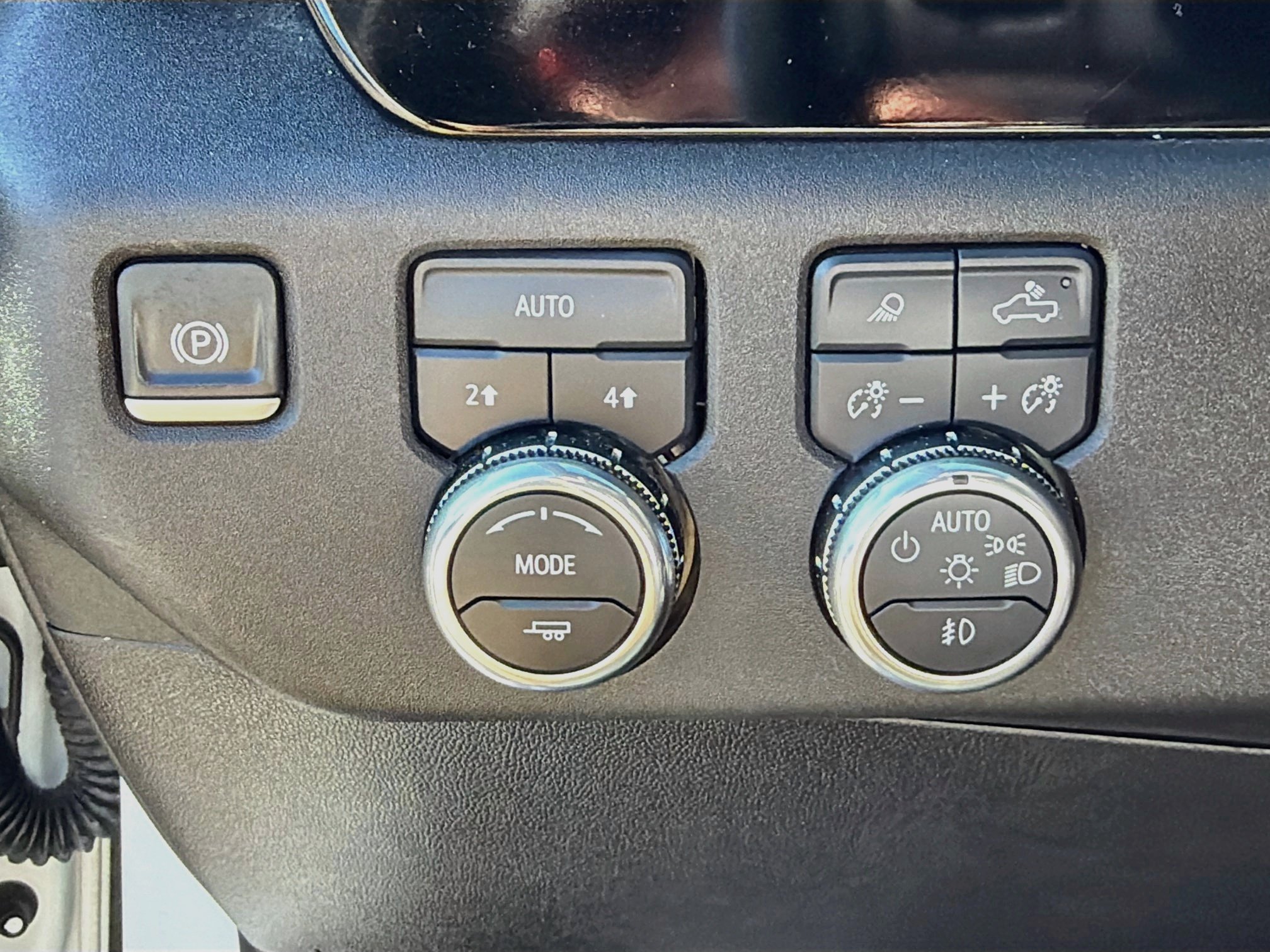 Used 2024 GMC Sierra 1500 SLT AWD/4WD image 32