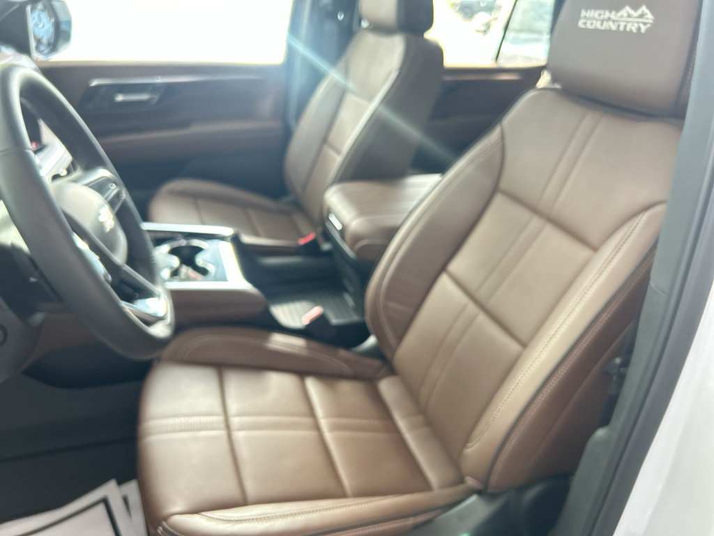 Used 2026 Chevrolet Tahoe High Country w/ LPO, Illumination Package RWD image 17