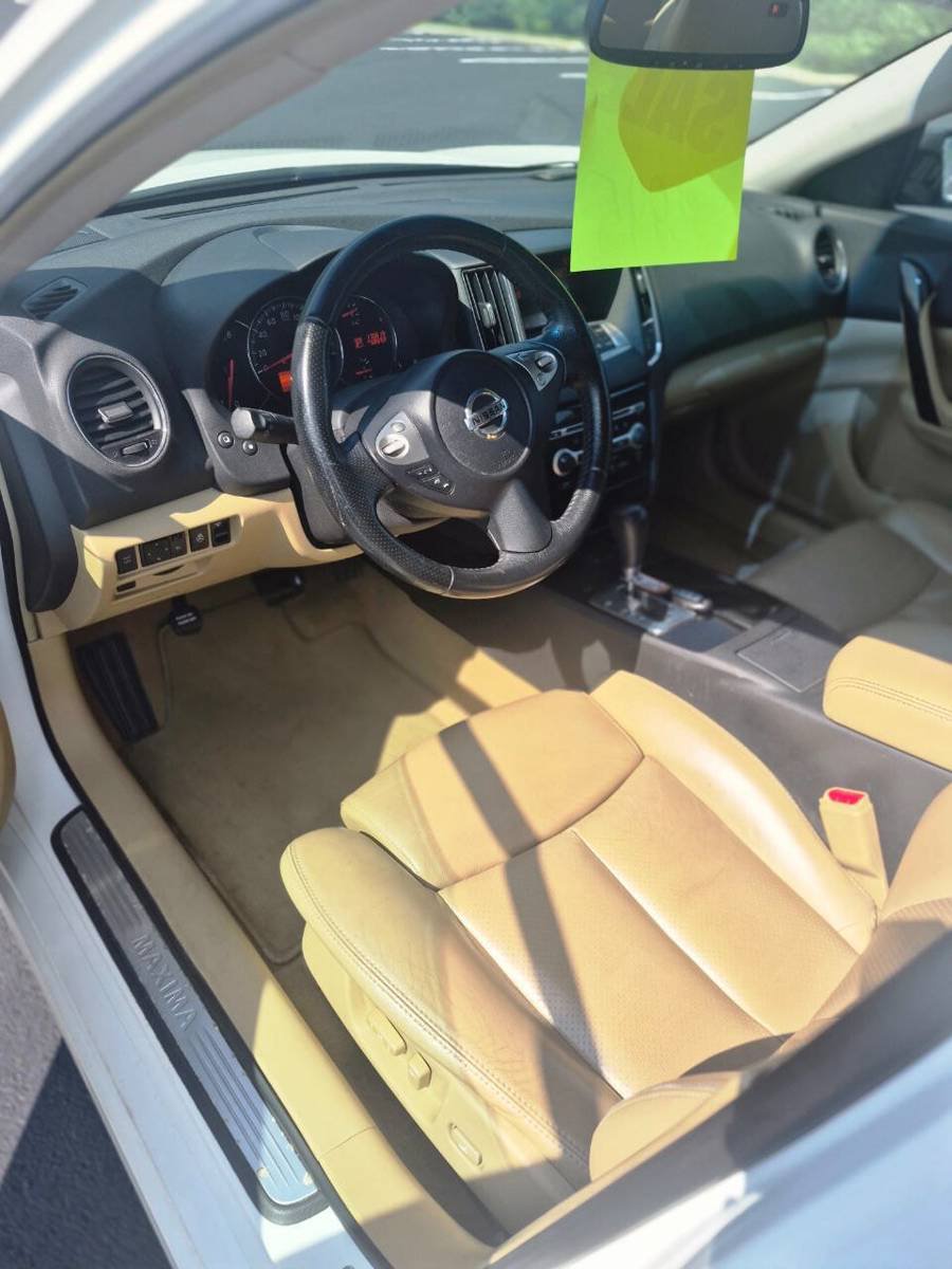 Used 2010 Nissan Maxima 3.5 SV w/ Cold Pkg FWD image 10