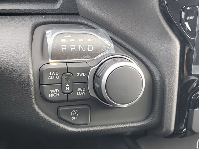 New 2026 RAM 1500 4x4 Crew Cab image 24