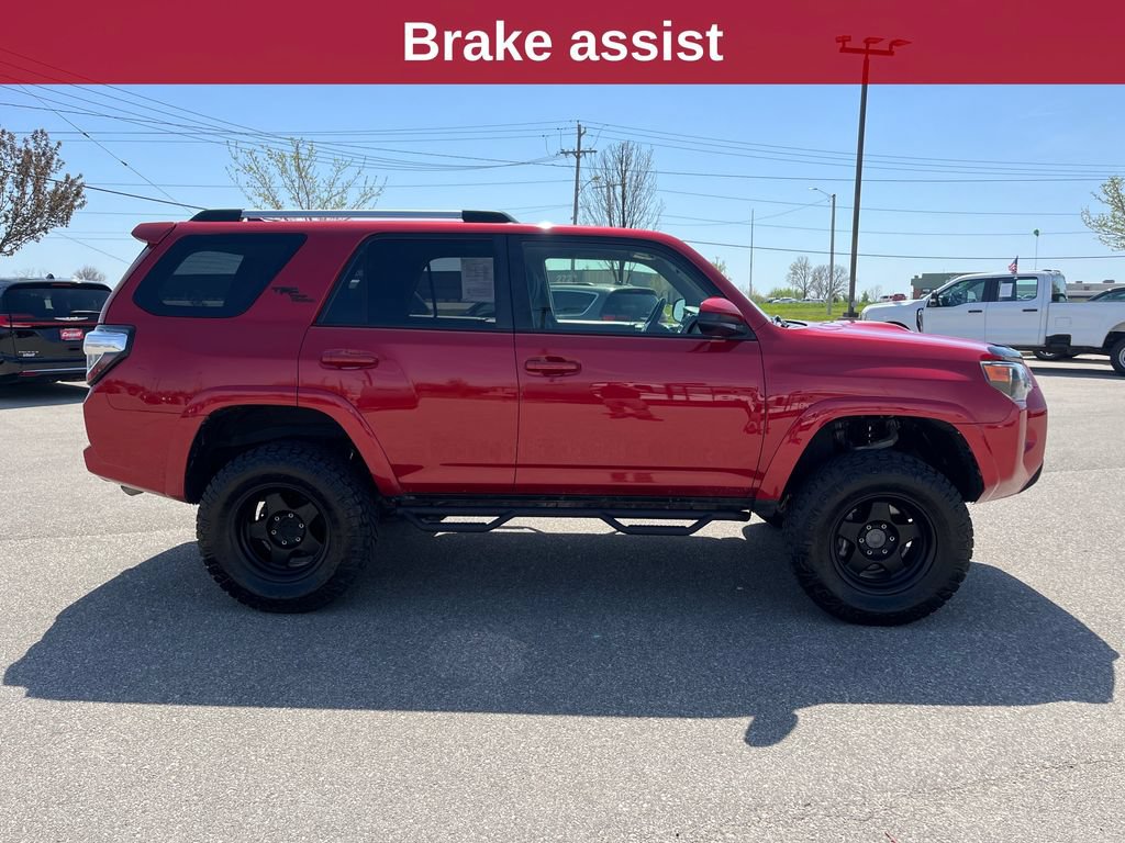 Used 2018 Toyota 4Runner TRD Off-Road AWD/4WD image 7