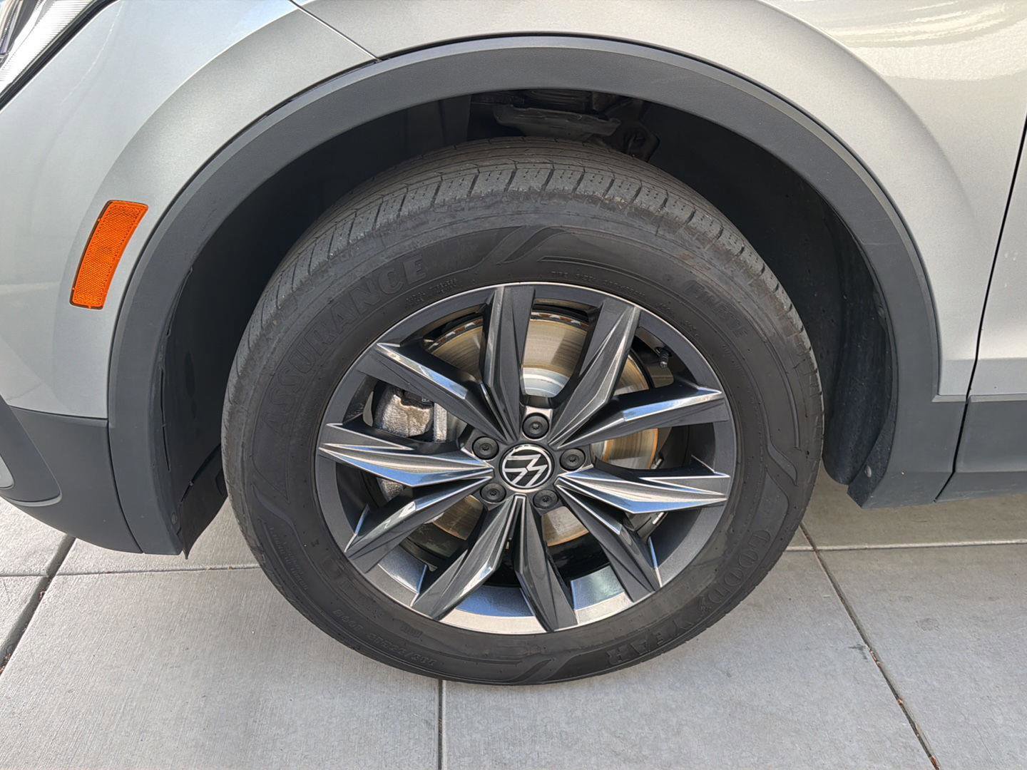 Used 2023 Volkswagen Tiguan SE image 8