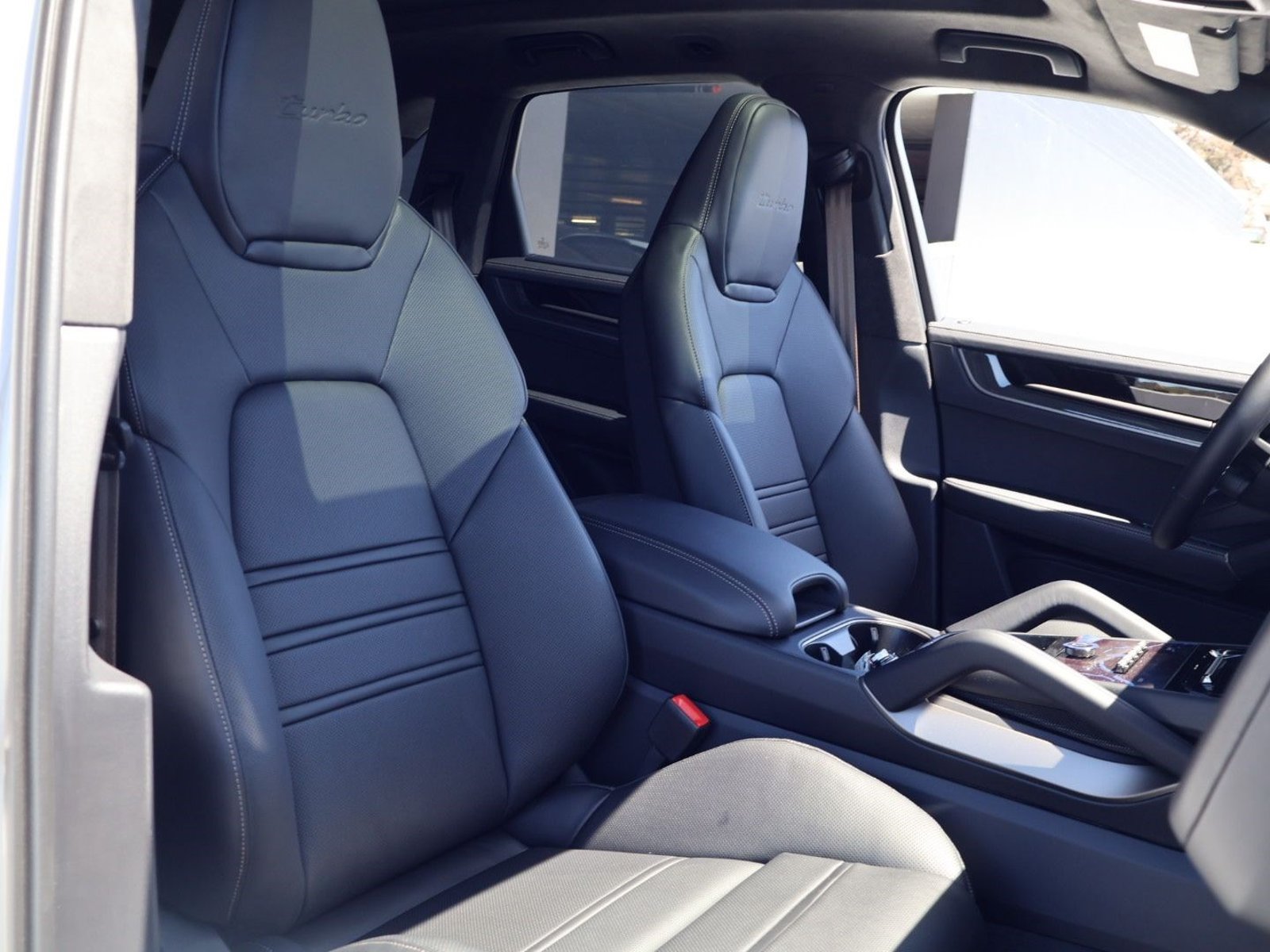 New 2026 Porsche Cayenne Turbo AWD/4WD image 24