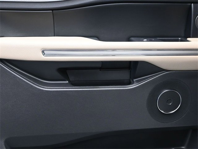 Used 2023 Ford Expedition Max Limited image 16