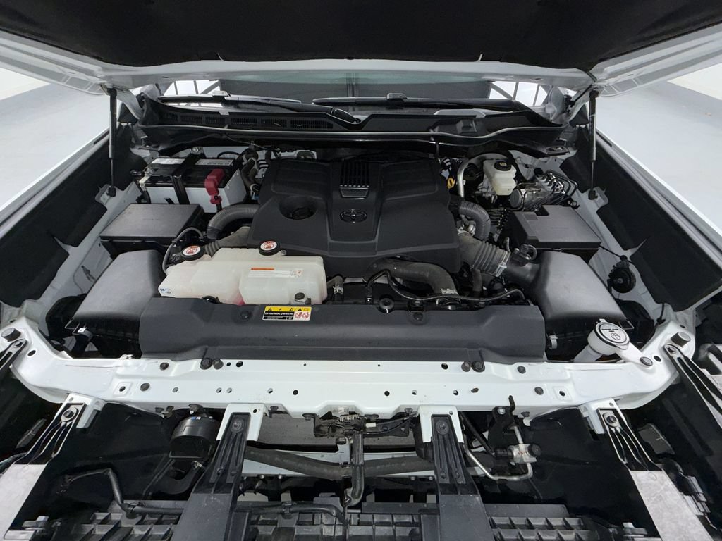 Certified 2022 Toyota Tundra SR5 w/ SR5 Convenience Package AWD/4WD image 14