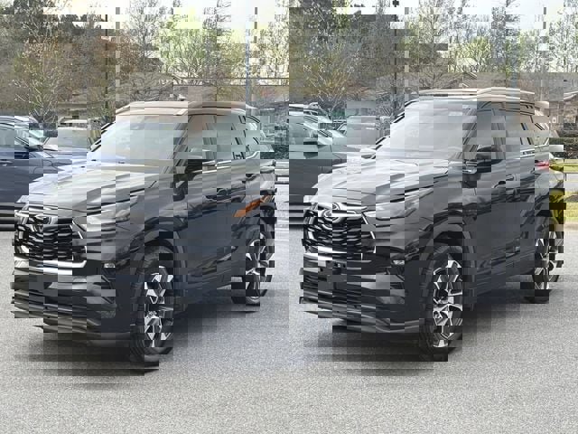 Used 2023 Toyota Highlander XLE image 13