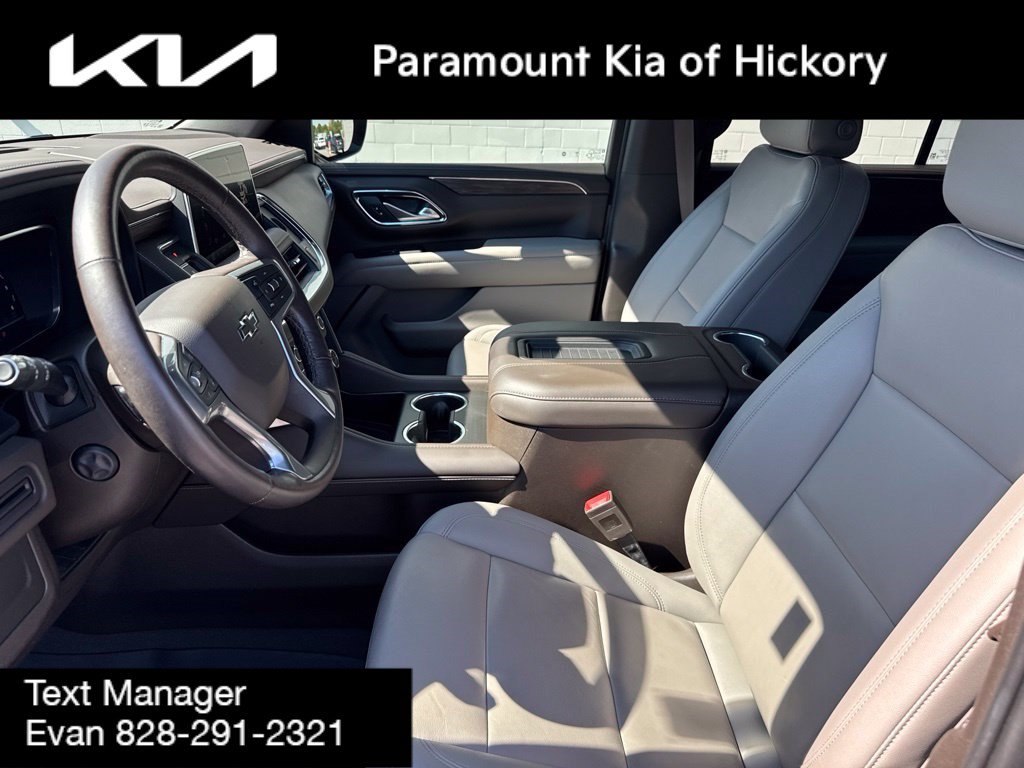Used 2022 Chevrolet Tahoe Z71 w/ Luxury Package AWD/4WD image 24