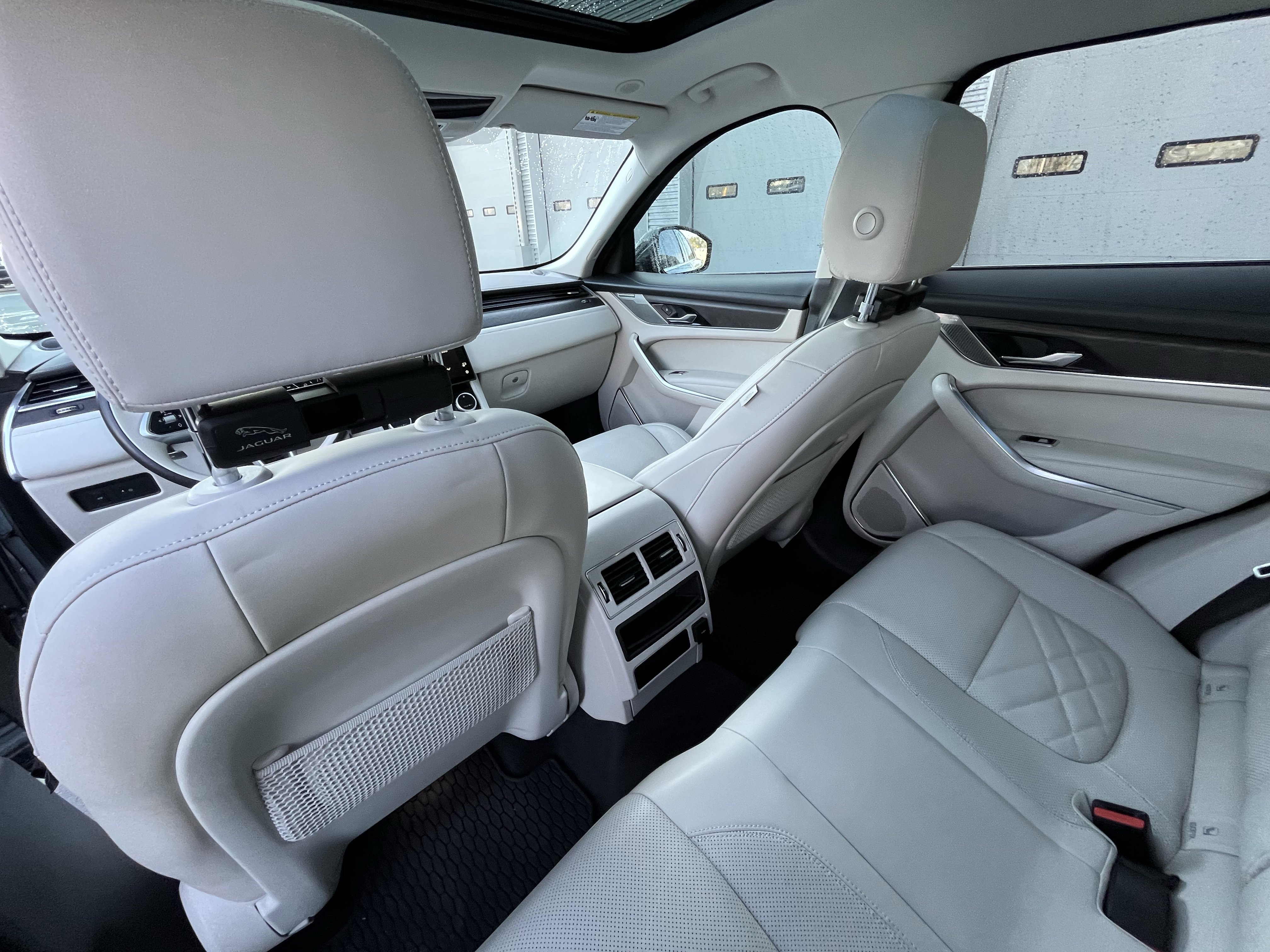 Certified 2023 Jaguar F-PACE S image 33