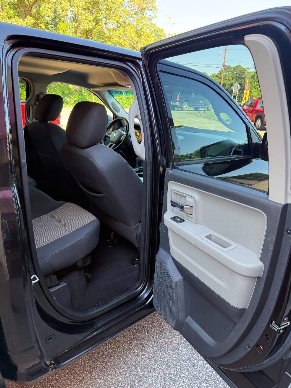Used 2011 RAM 1500 Big Horn RWD image 12