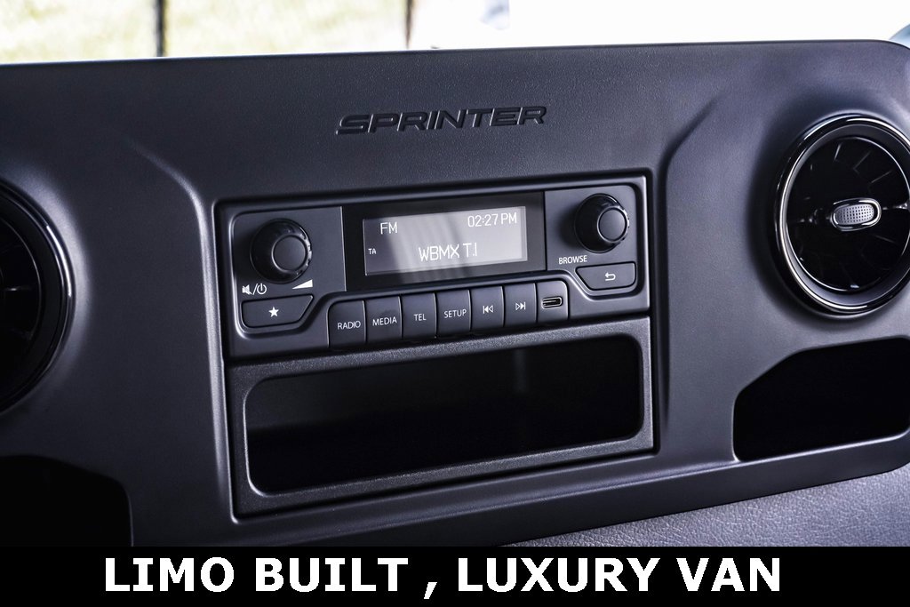 Used 2023 Mercedes-Benz Sprinter 2500 image 28