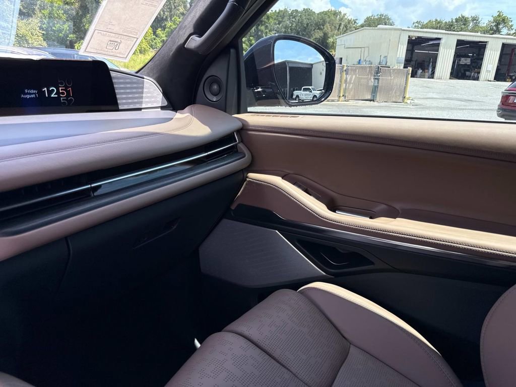New 2025 Lincoln Navigator Black Label image 22