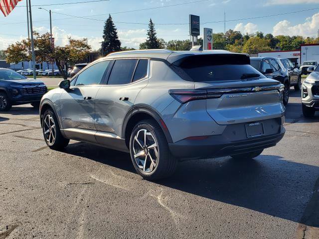 New 2026 Chevrolet Equinox EV LT image 3