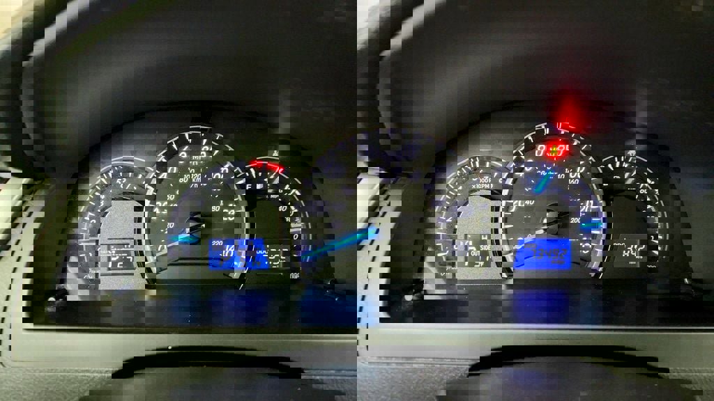 Used 2013 Toyota Camry LE FWD image 14