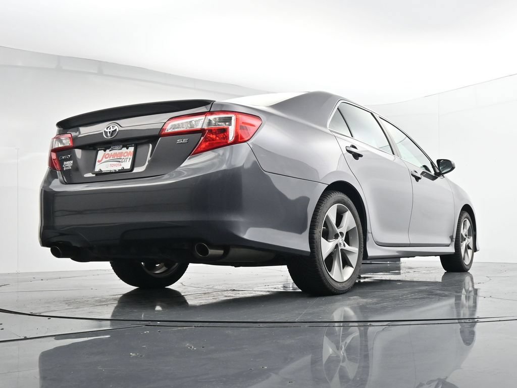 Used 2014 Toyota Camry SE w/ Leather Package FWD image 36