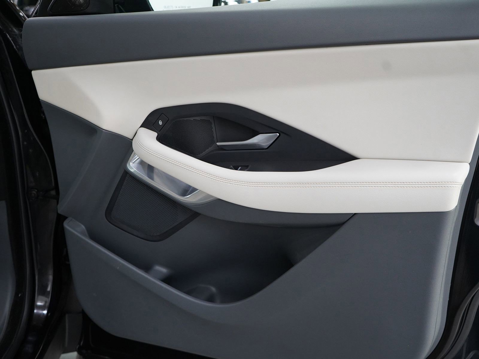 Used 2019 Jaguar E-PACE S image 11