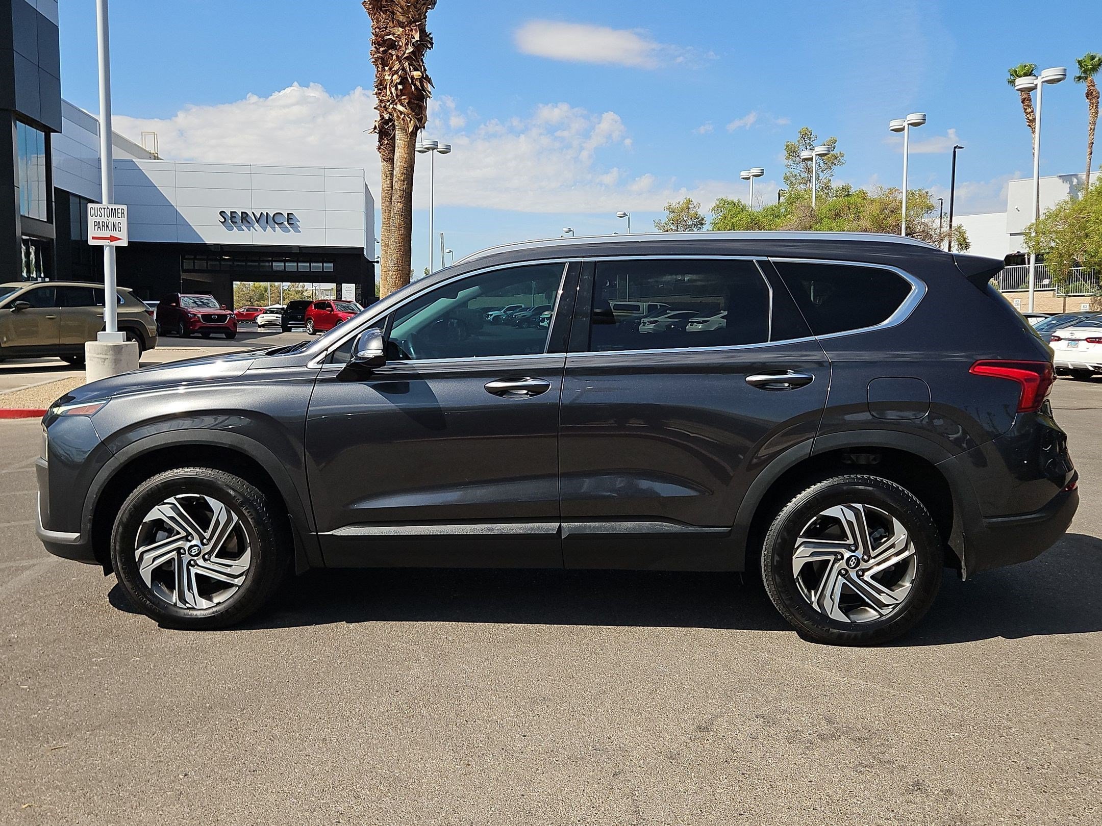 Used 2023 Hyundai Santa Fe SEL w/ Winter Weather Package AWD/4WD image 2