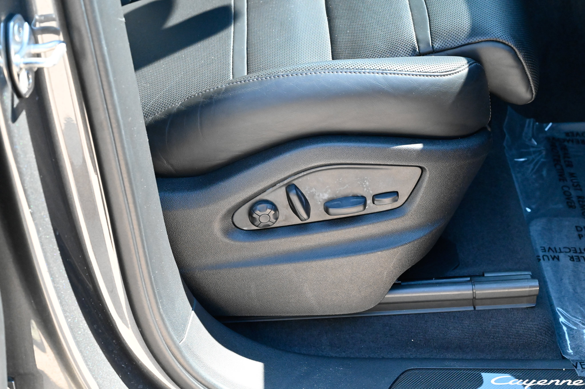 Used 2023 Porsche Cayenne GTS AWD/4WD image 60