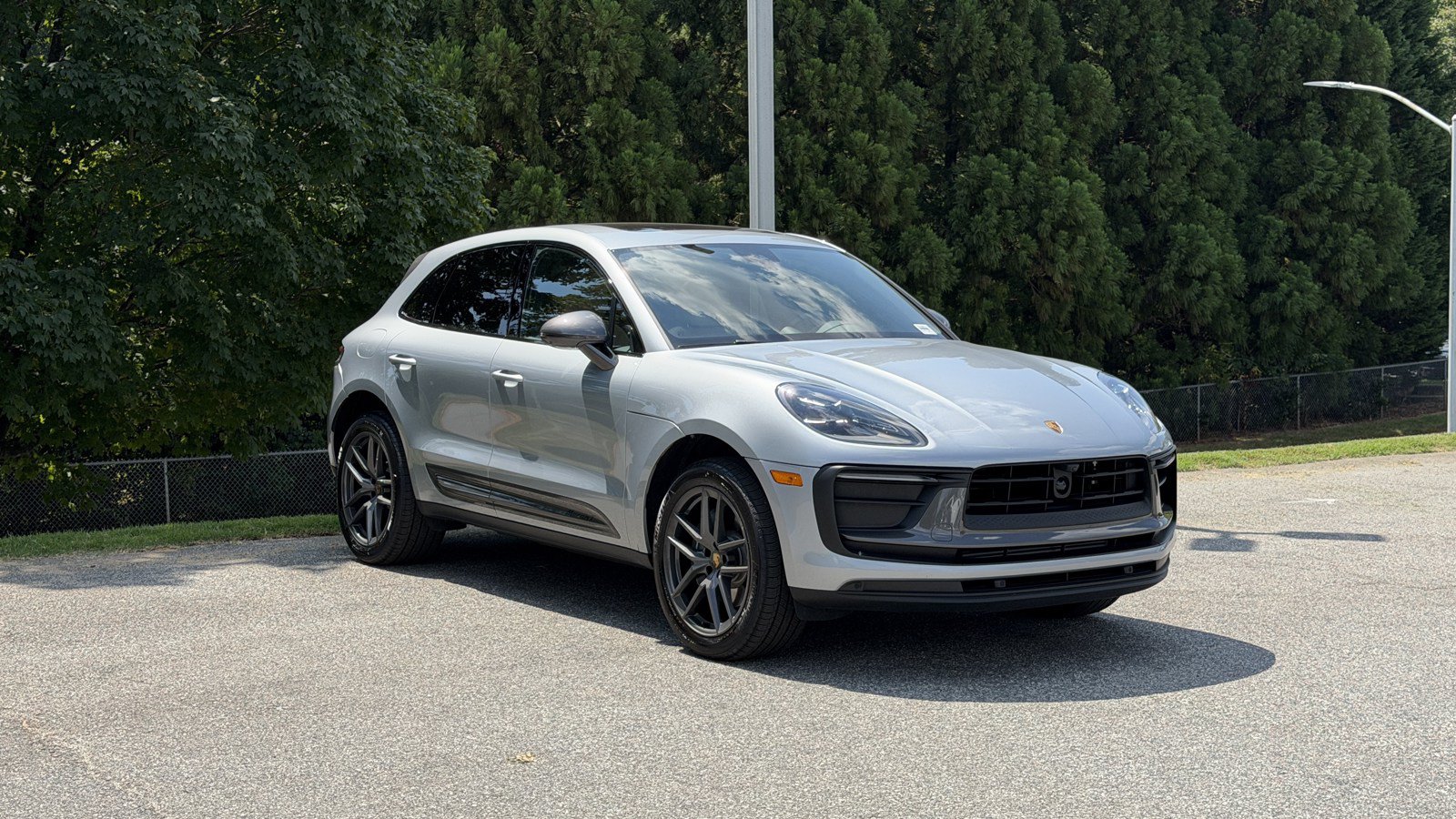 Certified 2026 Porsche Macan Turbo AWD/4WD image 9