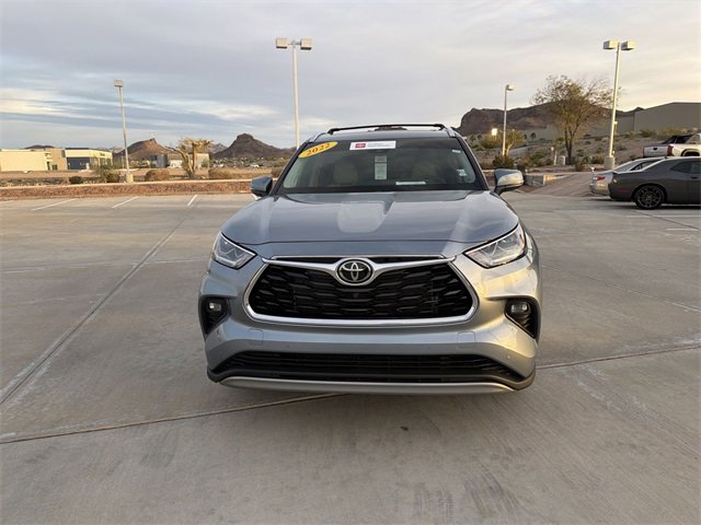 Certified 2022 Toyota Highlander Platinum image 2