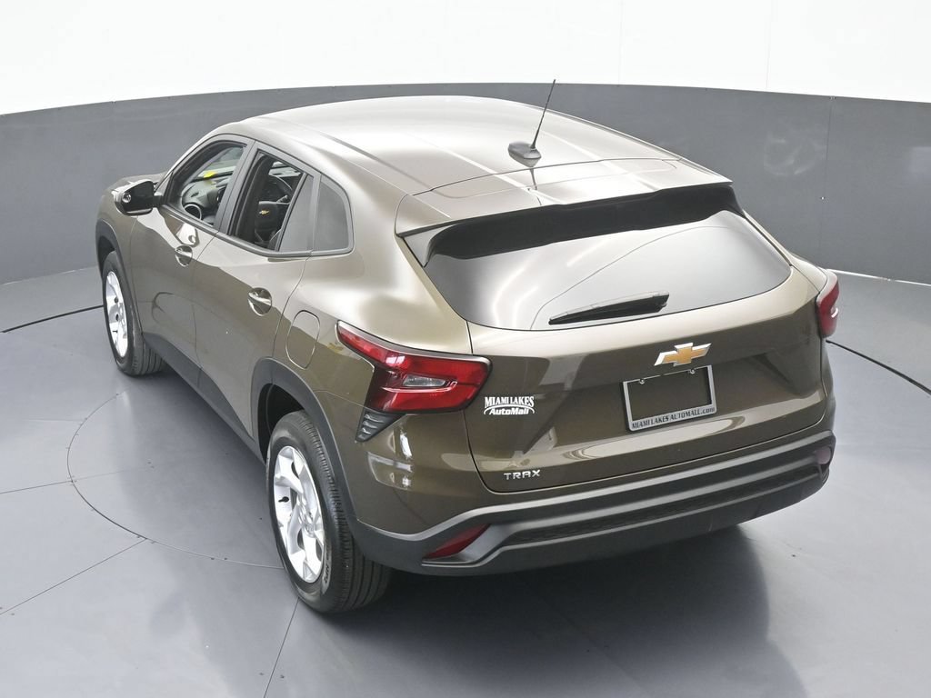 Used 2024 Chevrolet Trax LS w/ LS Convenience Package FWD image 44