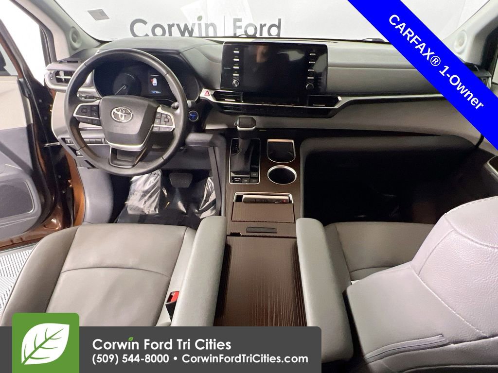 Used 2023 Toyota Sienna XLE w/ XLE Plus Package image 7