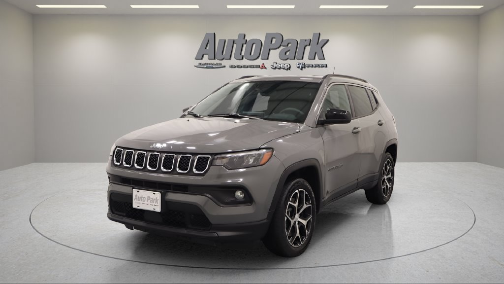 Used 2024 Jeep Compass Latitude AWD/4WD image 8