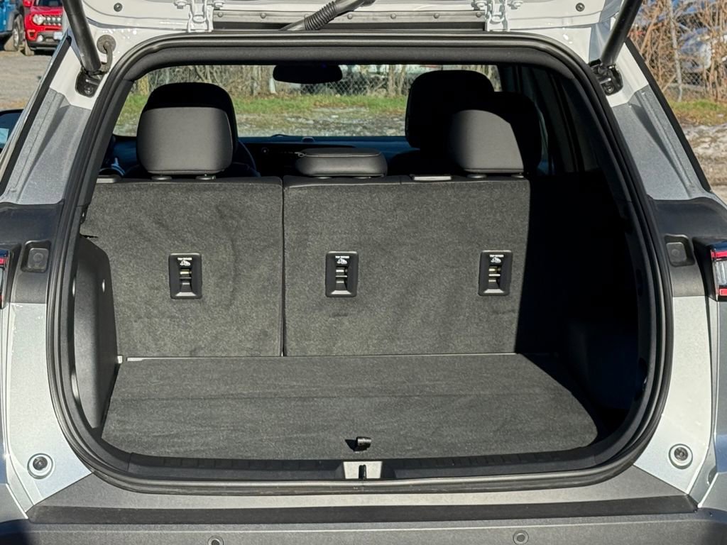 New 2026 Chevrolet Equinox LT w/ Convenience Package II FWD image 23