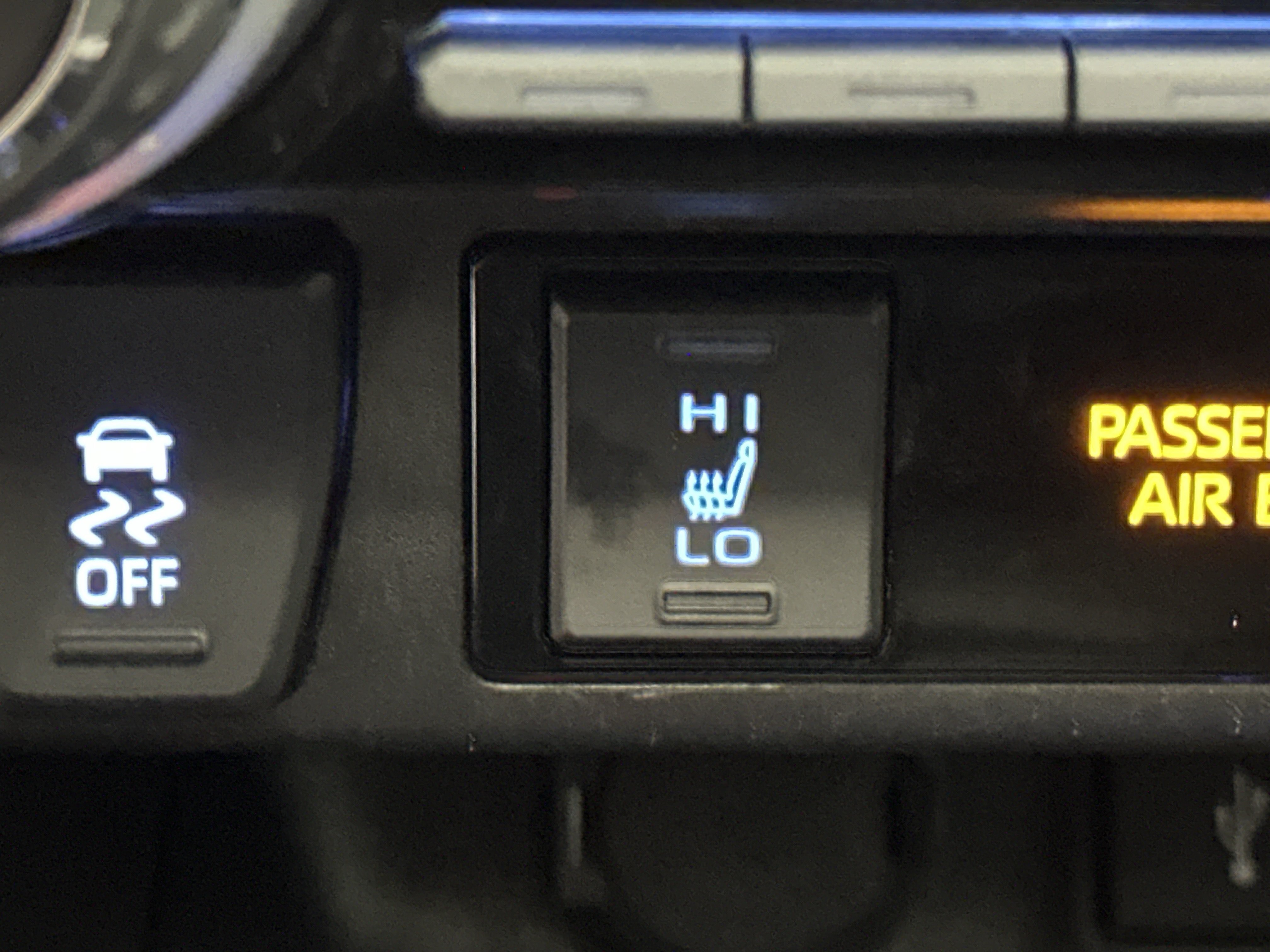 Used 2022 Toyota RAV4 XLE w/ Convenience Package AWD/4WD image 34