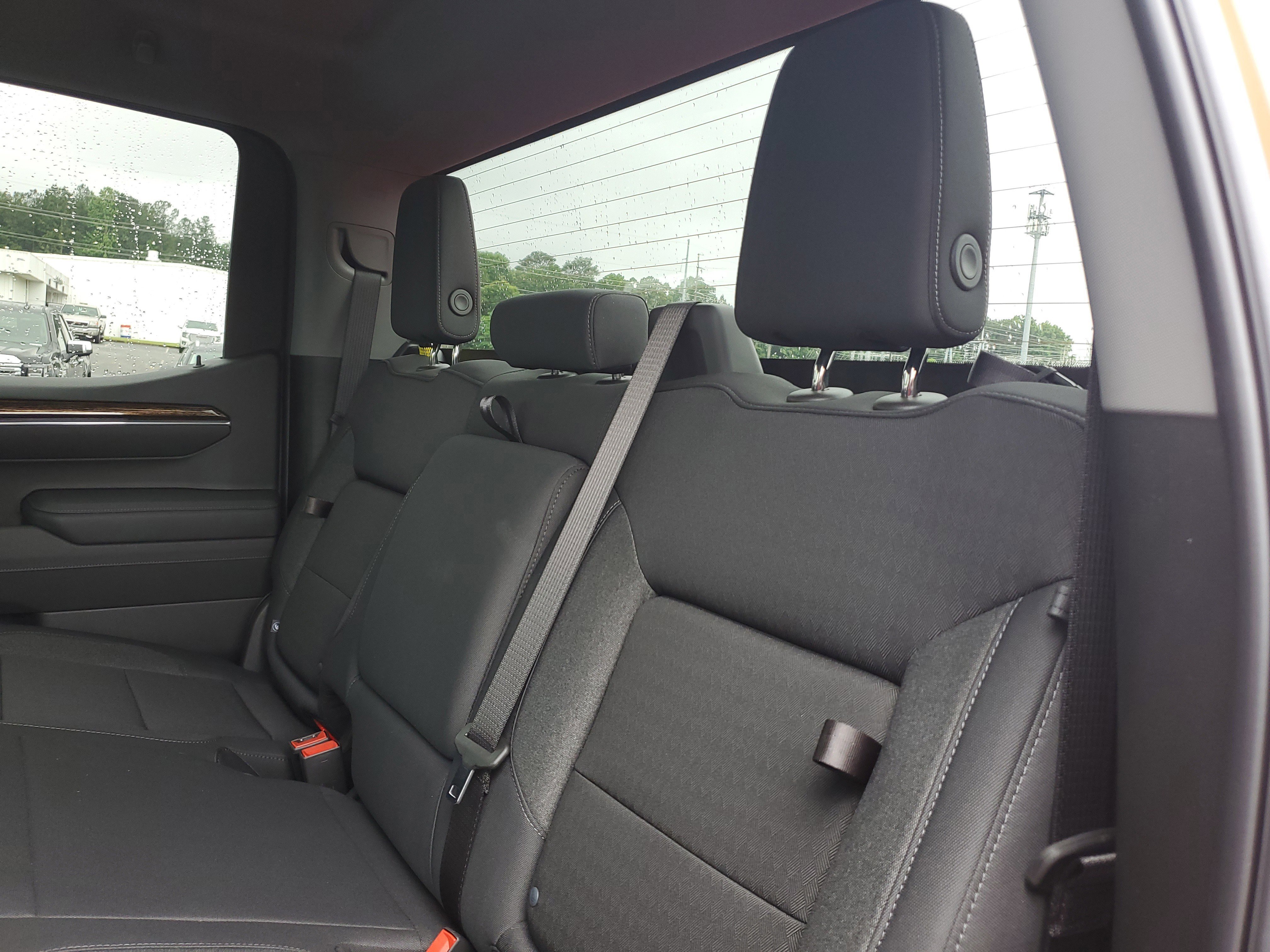 New 2025 GMC Sierra 1500 Elevation image 12