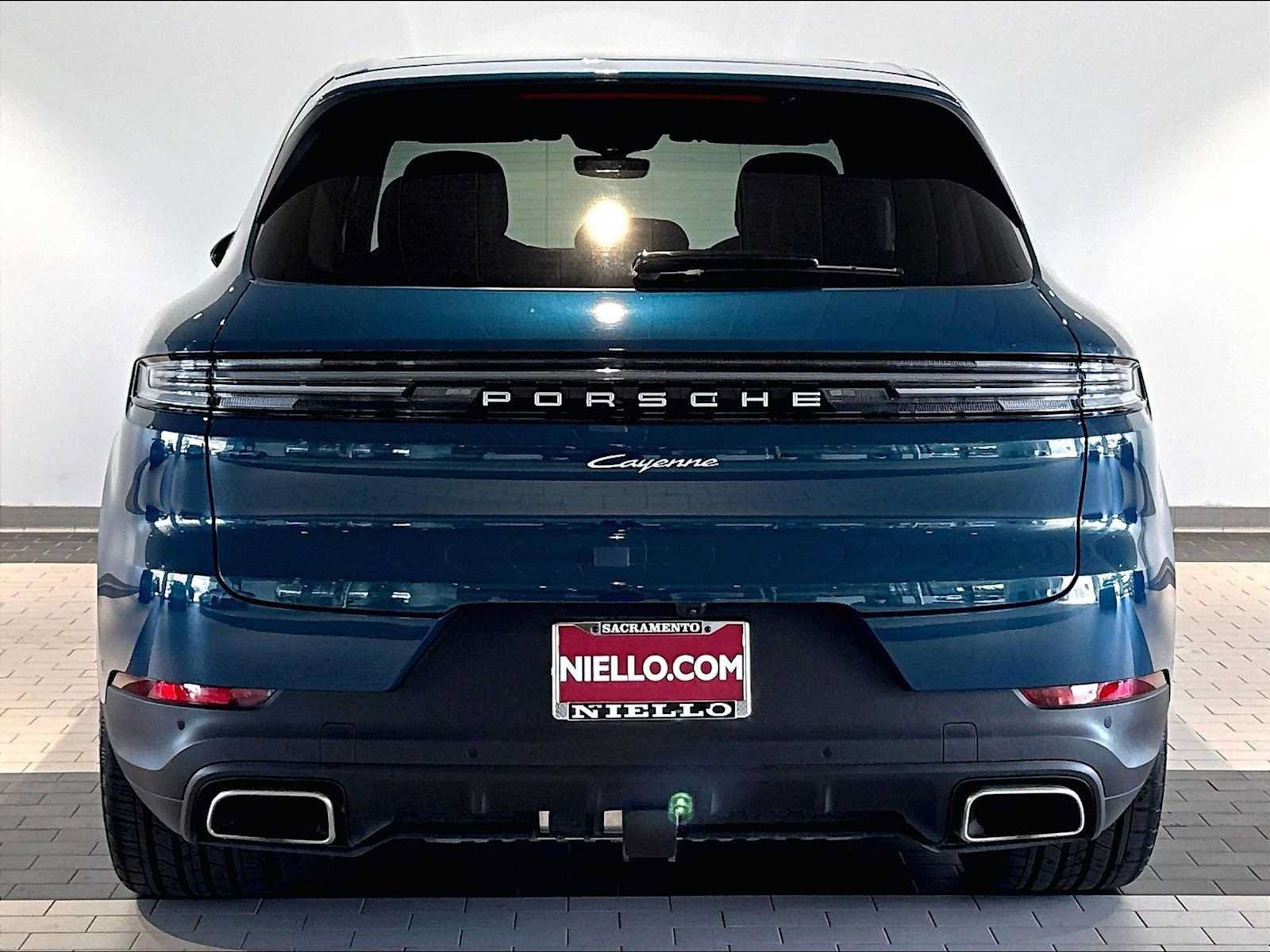 Used 2026 Porsche Cayenne AWD/4WD image 8