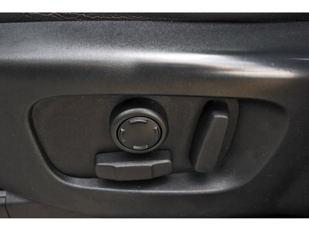 Used 2020 Land Rover Discovery SE AWD/4WD image 26