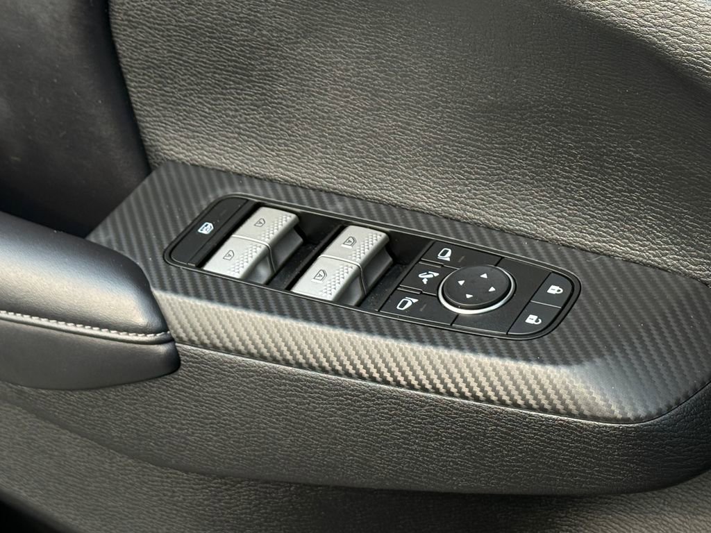 Used 2024 Mitsubishi Outlander SE image 36