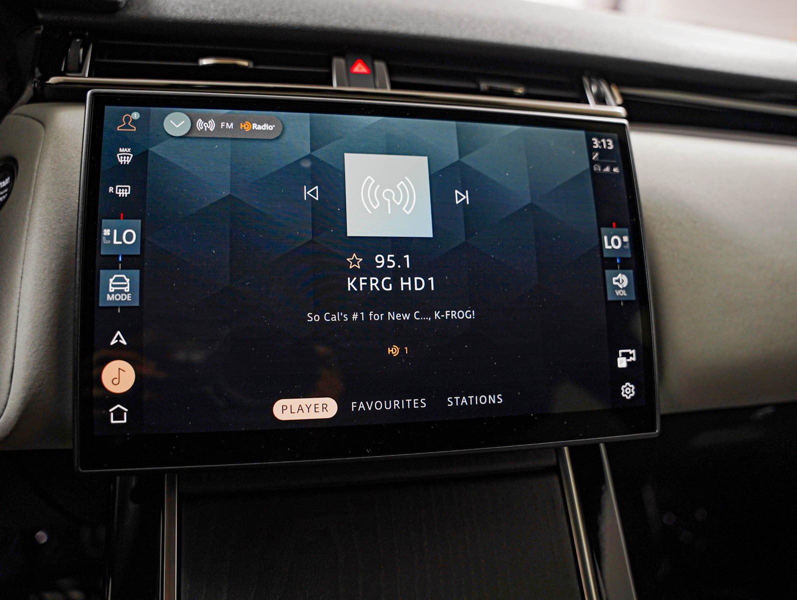 Used 2024 Land Rover Range Rover Velar Dynamic SE AWD/4WD image 16