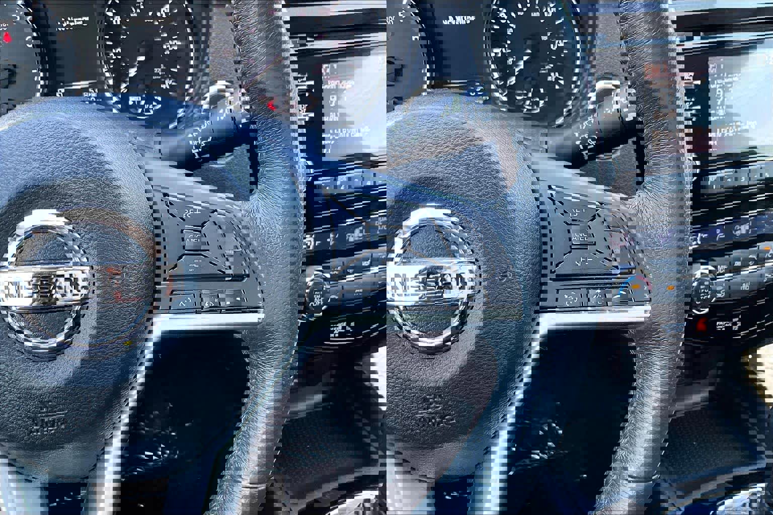 Used 2017 Nissan Rogue SV w/ Midnight Edition Package image 24