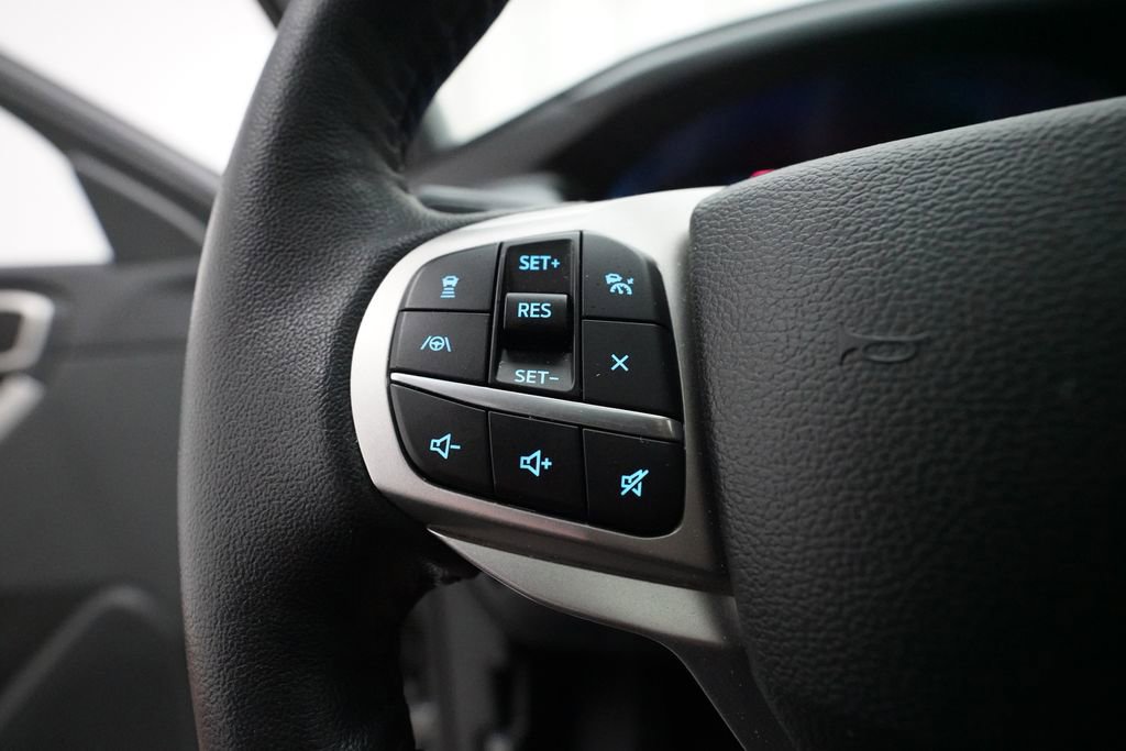 Used 2023 Ford Explorer XLT w/ Equipment Group 202A AWD/4WD image 18