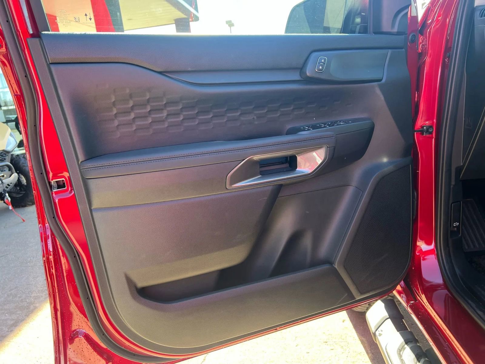 Used 2025 Ford Ranger XLT w/ Technology Package image 12