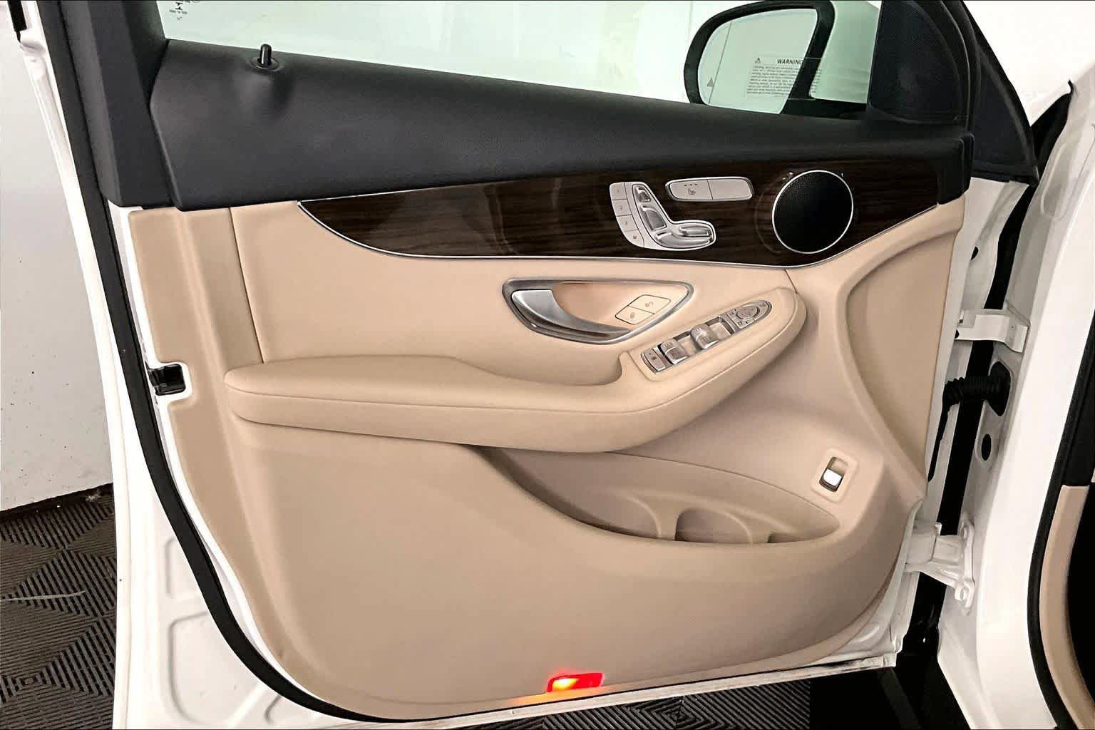 Used 2021 Mercedes-Benz GLC 300 4MATIC image 22