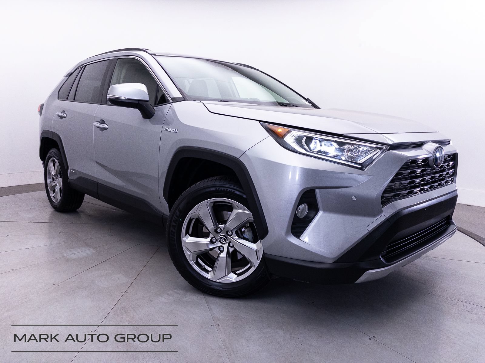 Used 2019 Toyota RAV4 Limited w/ Carpet Mat Package AWD/4WD image 1