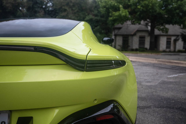 Used 2020 Aston Martin V8 Vantage Coupe RWD image 57