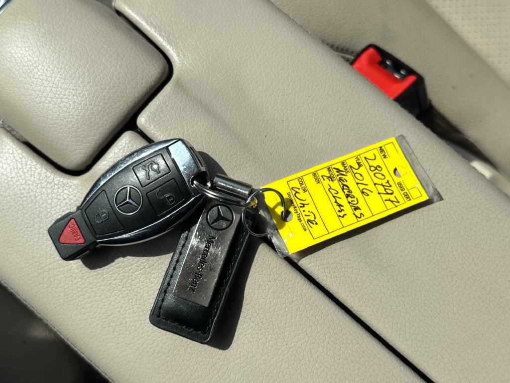 Used 2016 Mercedes-Benz E 350 4MATIC Sedan image 36