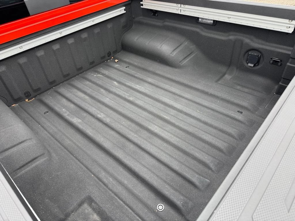 Used 2025 Nissan Frontier PRO-4X w/ Pro Convenience Package AWD/4WD image 6