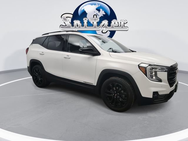 Used 2022 GMC Terrain SLT w/ Infotainment Package II image 3