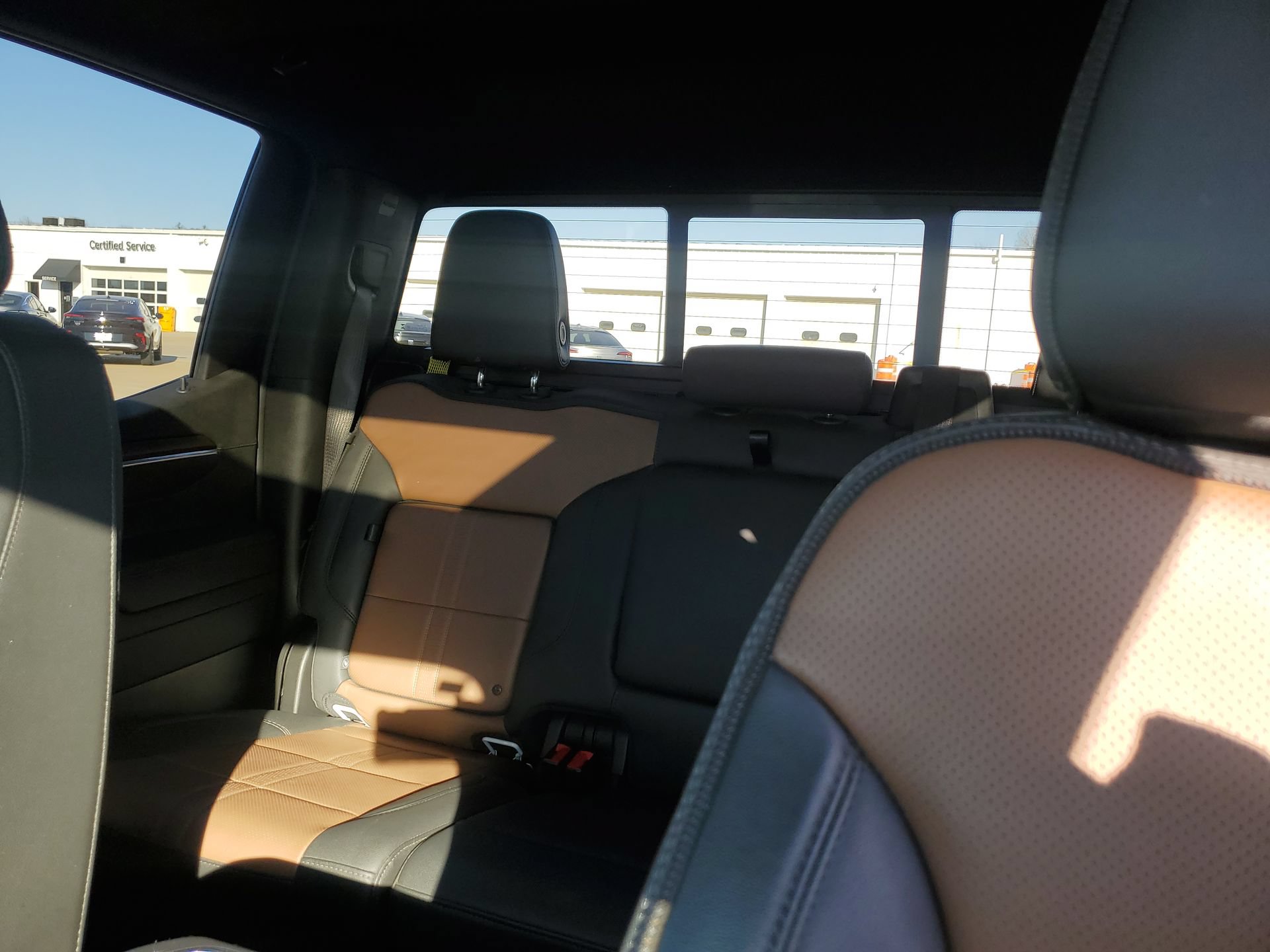 Used 2025 Chevrolet Silverado 1500 High Country w/ High Country Premium Package AWD/4WD image 29