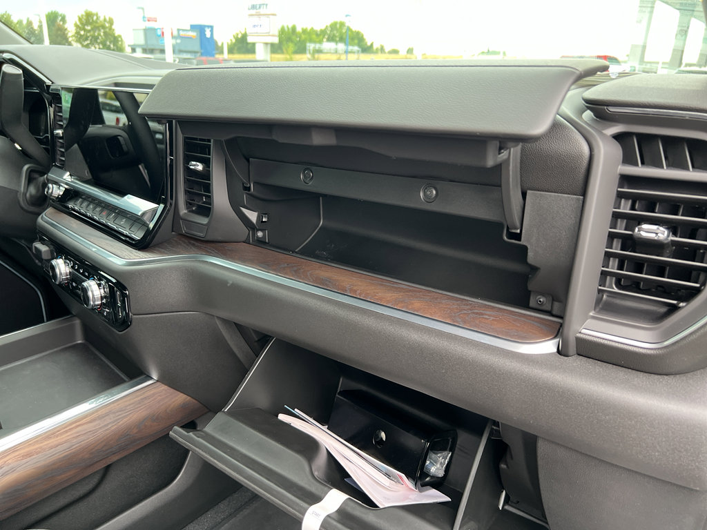 New 2025 GMC Sierra 3500 SLT w/ SLT Premium Package image 30