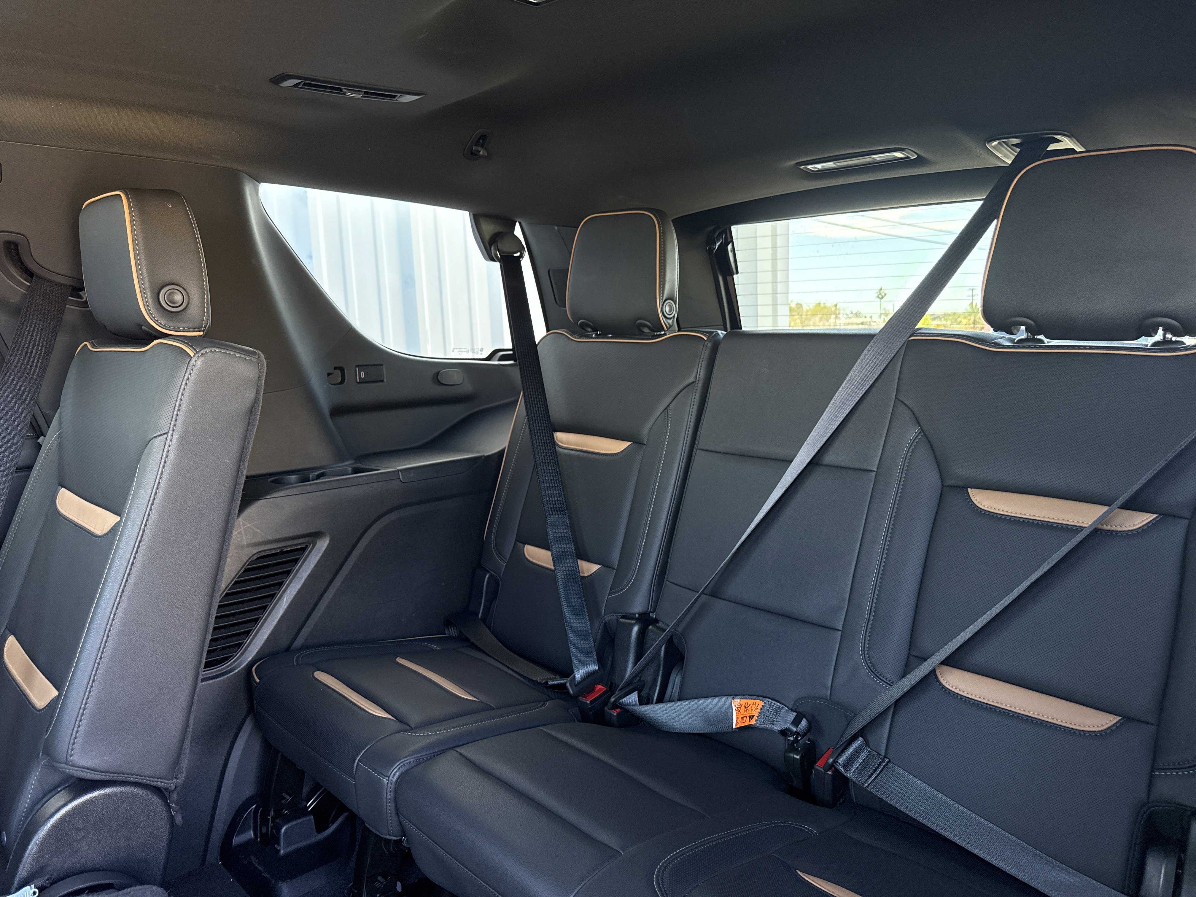 Used 2024 GMC Yukon AT4 w/ AT4 Premium Plus Package image 33