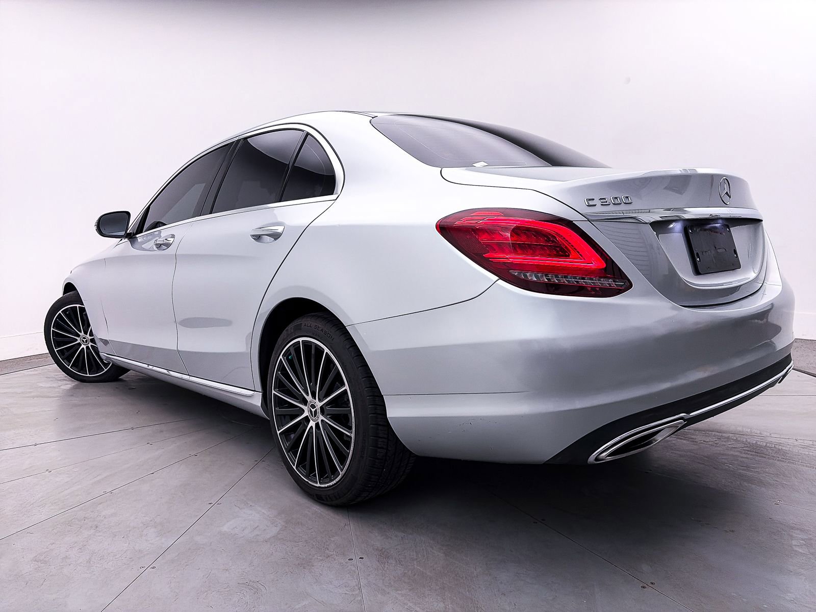 Used 2020 Mercedes-Benz C 300 Sedan image 2