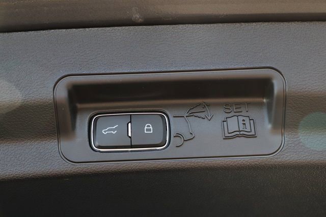 Used 2025 Ford Explorer Platinum w/ LUX Leather Package image 9